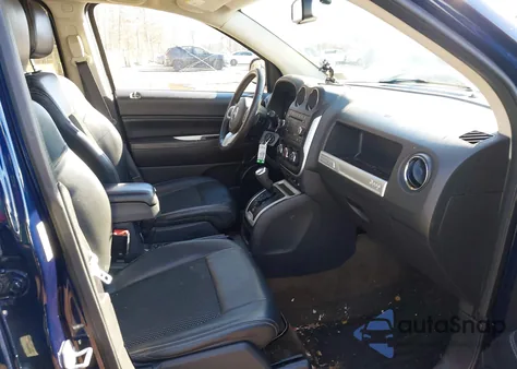 2016 Jeep Compass Latitude z USA, uszkodzony, nr VIN 1C4NJDEB9GD810430